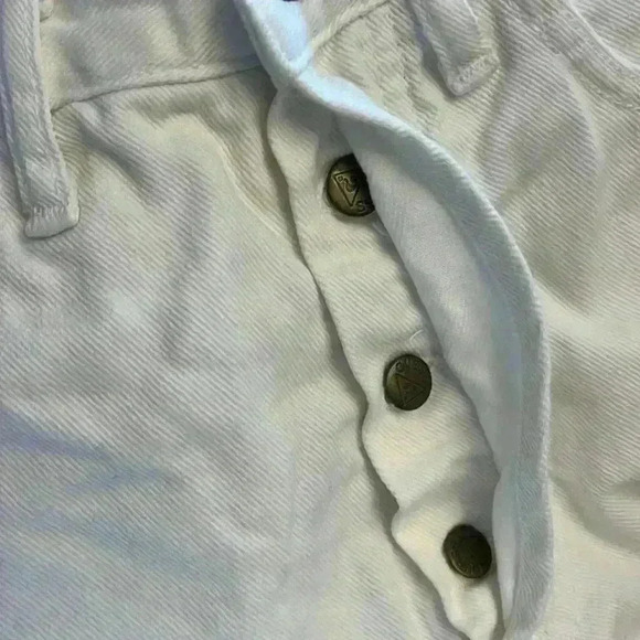 Vintage Guess Jean Shorts - Picture 7 of 7